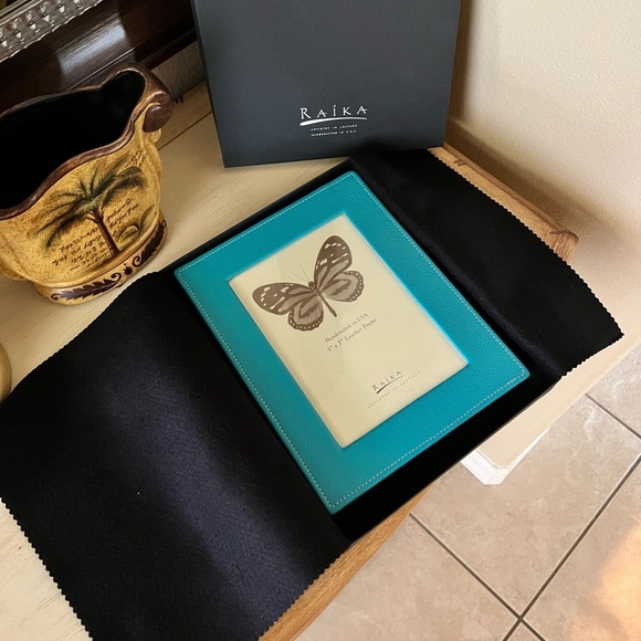 NEW•Raika Italian Leather Square Edge Picture Frame - Picture 3 of 9